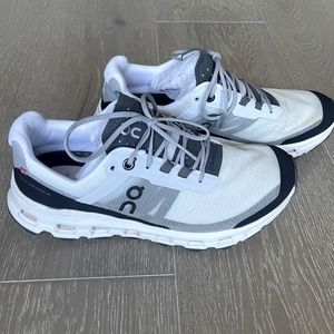 On Women’s Cloud Vista Trail Running Shoes